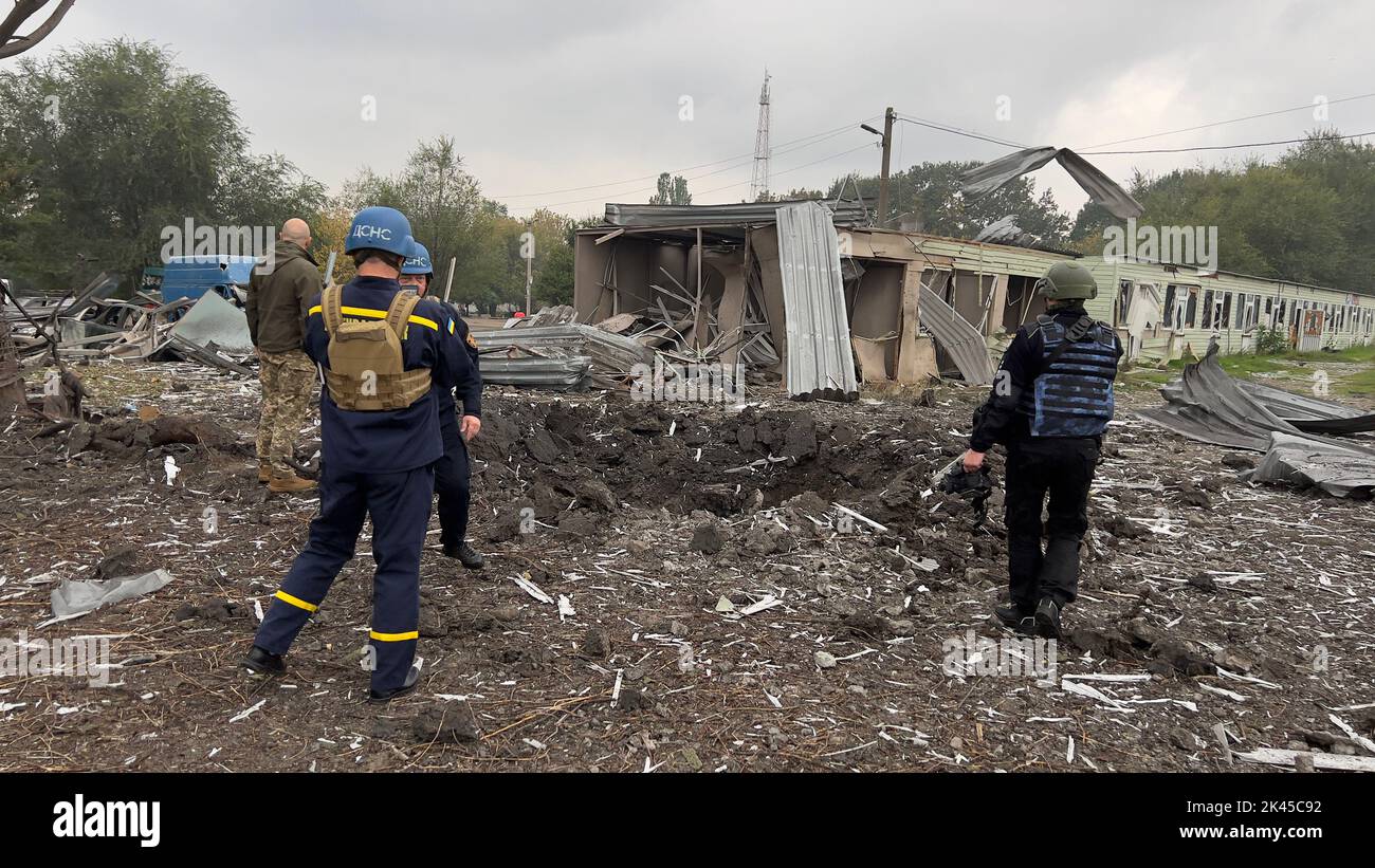Suite à une attaque russe contre un convoi d'évacuation près de la ville de Zaporizhzhia, en Ukraine, sur 30 septembre 2022. (CTK photo/Pavel Nemecek) Banque D'Images