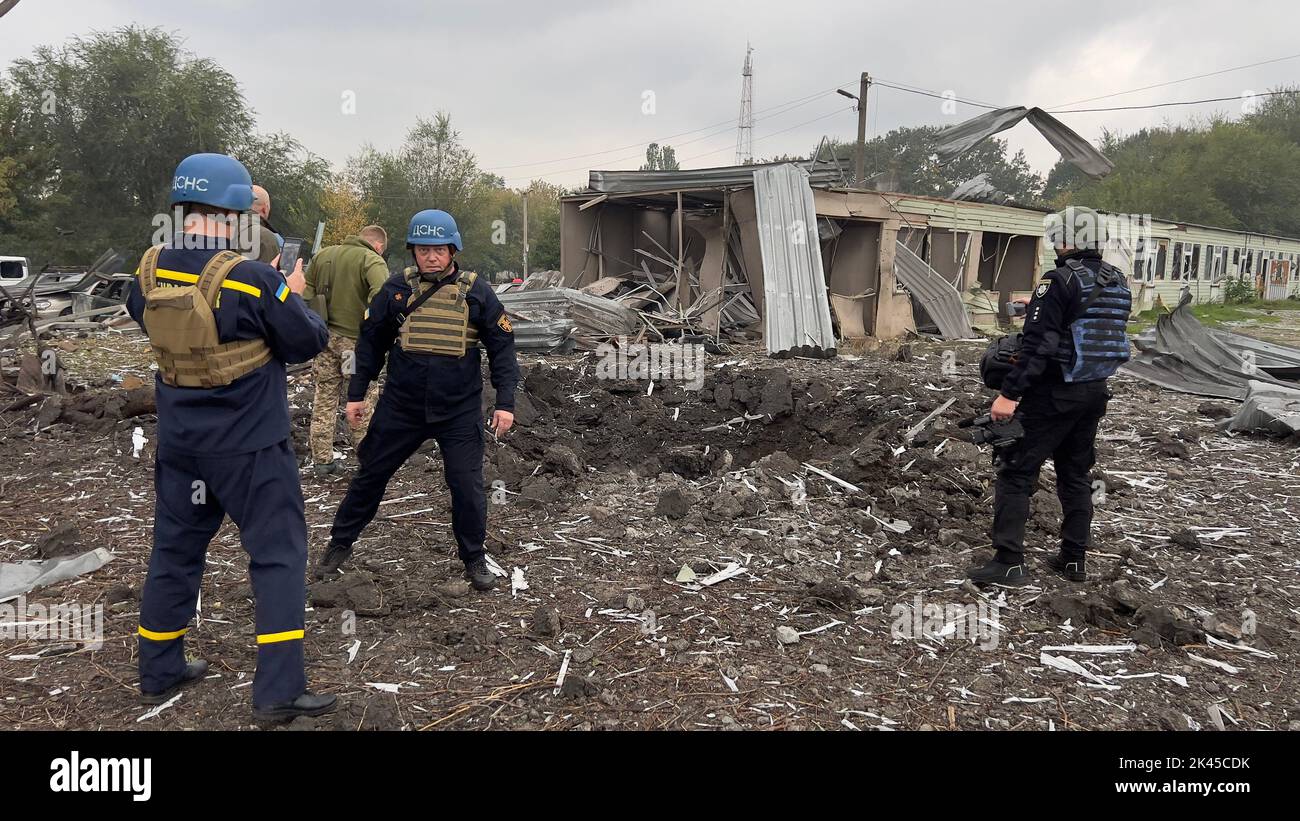 Suite à une attaque russe contre un convoi d'évacuation près de la ville de Zaporizhzhia, en Ukraine, sur 30 septembre 2022. (CTK photo/Pavel Nemecek) Banque D'Images