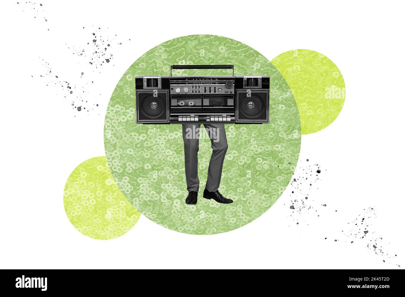Image de collage créative de boombox vintage debout Guy jambes isolées sur fond peint de dessin Banque D'Images