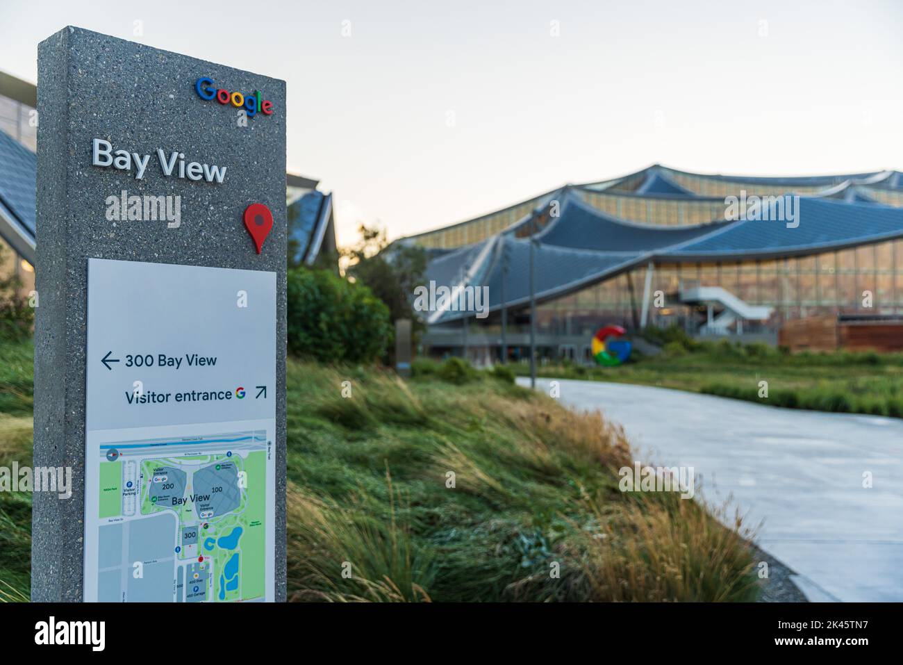 Vue sur la montagne, Californie, États-Unis - 29 août 2022: Le nouveau bâtiment sur le campus de Google Bay View à Mountain View, Californie. Banque D'Images