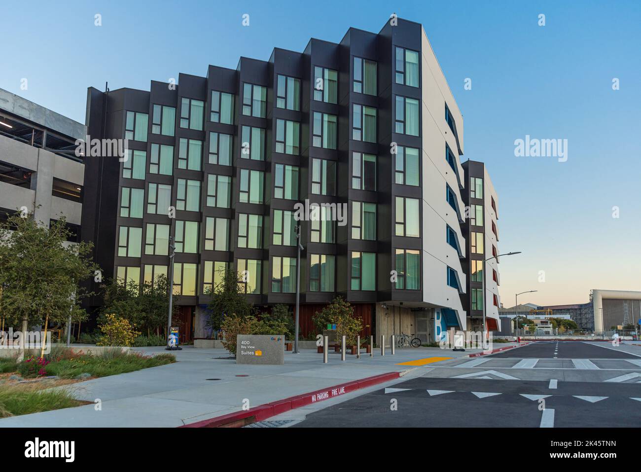 Vue sur la montagne, Californie, États-Unis - 29 août 2022: Les nouvelles suites sur le campus de Google Bay View à Mountain View, Californie. Banque D'Images