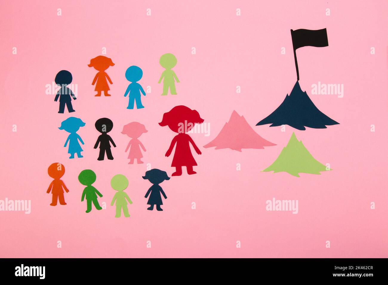 équipe d'affaires, leader dirige son équipe vers l'objectif, femme d'affaires créatif concept vaincre des pics Banque D'Images