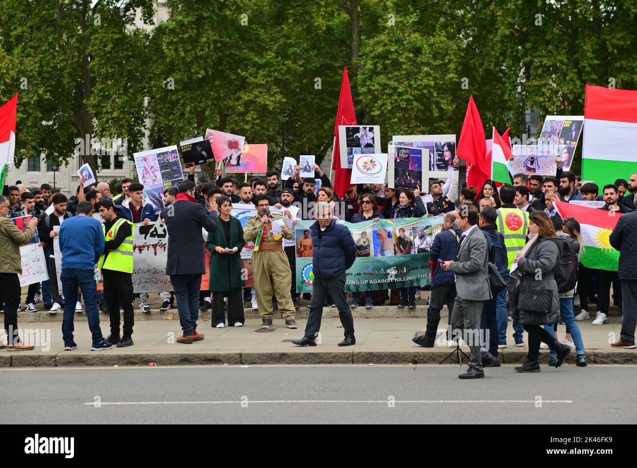 Manifestation de la communauté kurde après la mort de Mahsa Amini est une femme Kudish/iranienne devant la place du Parlement, Londres, Royaume-Uni. - 30th septembre 2022. Banque D'Images