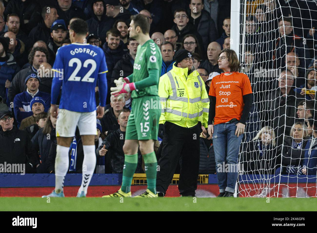 Photo du dossier datée du 17-03-2022 de l'activiste du changement climatique Louis McKechnie, qui s'est lié au poste de gardien de but lors du match de la Premier League entre Everton et Newcastle au cours des dernières saisons, et qui a été condamné à six semaines de prison. Date de publication : vendredi 30 septembre 2022. Banque D'Images