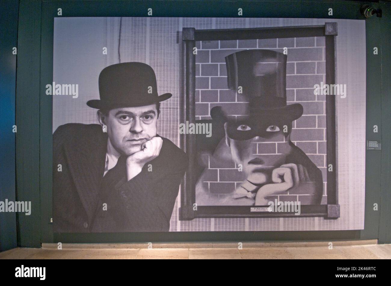Portrait de René Magritte (1898-1967) au Musée Magritte, Bruxelles, Belgique Banque D'Images