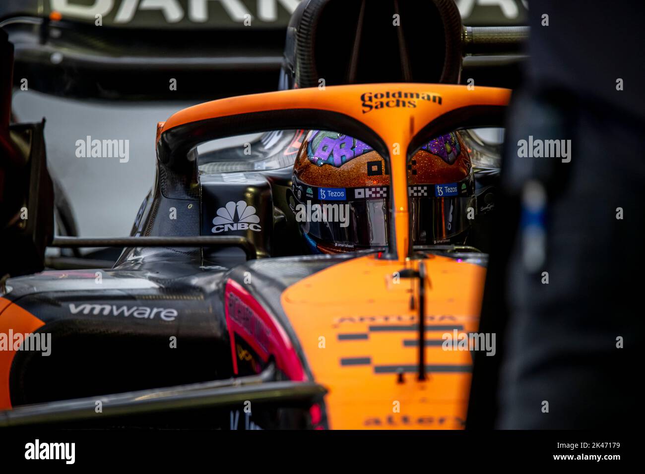 Marina Bay, Singapour, 30th septembre 2022, Daniel Ricciardo, d'Australie, concurrence pour McLaren F1 . Pratique, partie 17 du championnat de Formule 1 2022. Crédit : Michael Potts/Alay Live News Banque D'Images