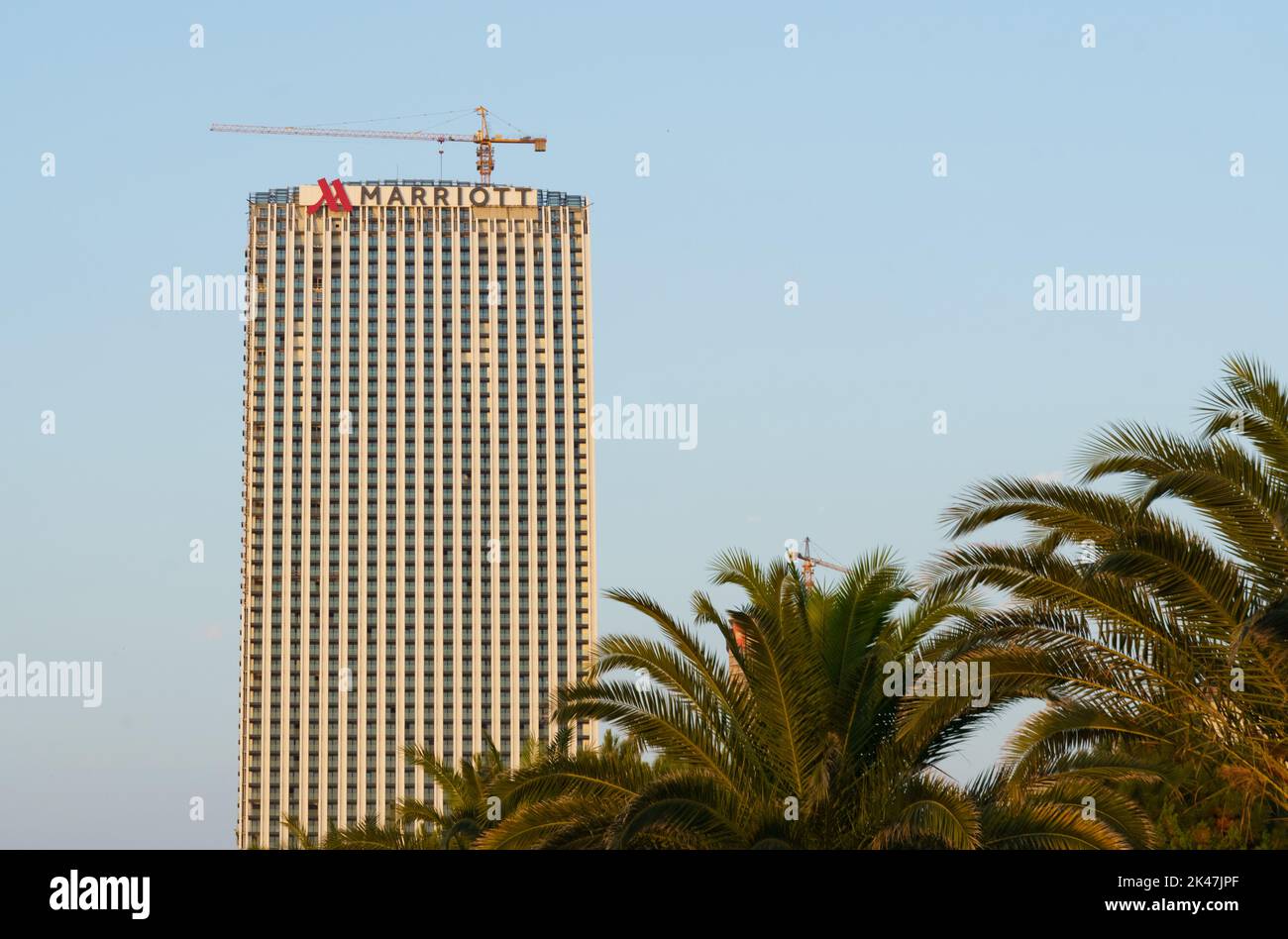 BATUMI, GÉORGIE, AGARIA - 30 août 2022: Complexe résidentiel multifonctionnel Marriott Batumi. Banque D'Images