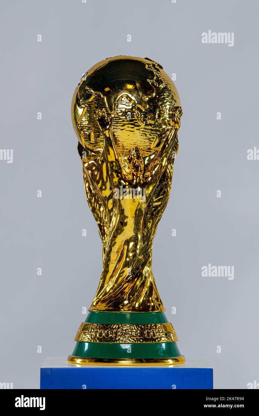 Réplique du trophée de football de la coupe du monde de la FIFA, Qatar 2022 Banque D'Images