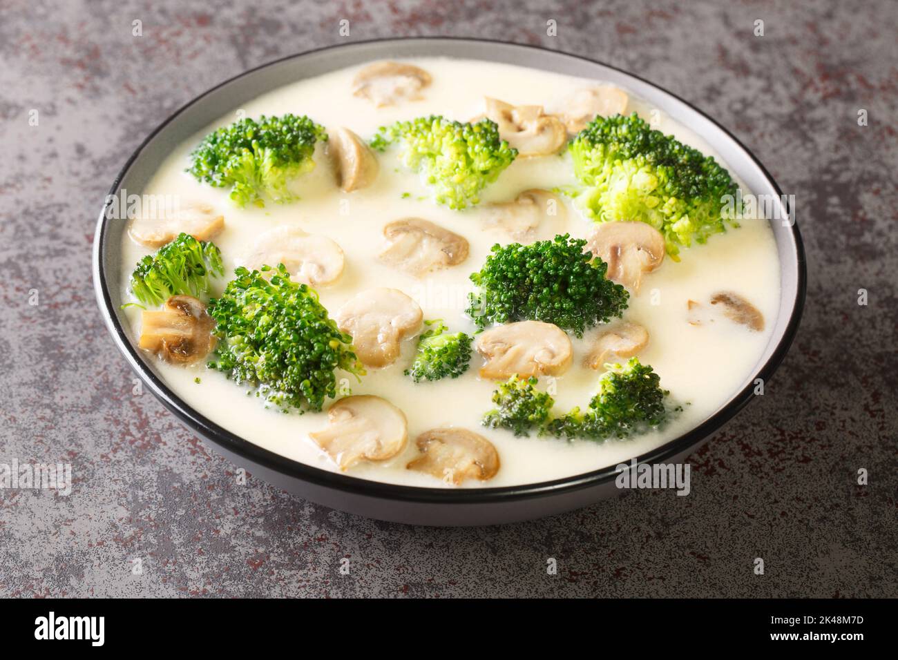 Soupe paisse la cr me parfum e au brocoli et aux champignons de
