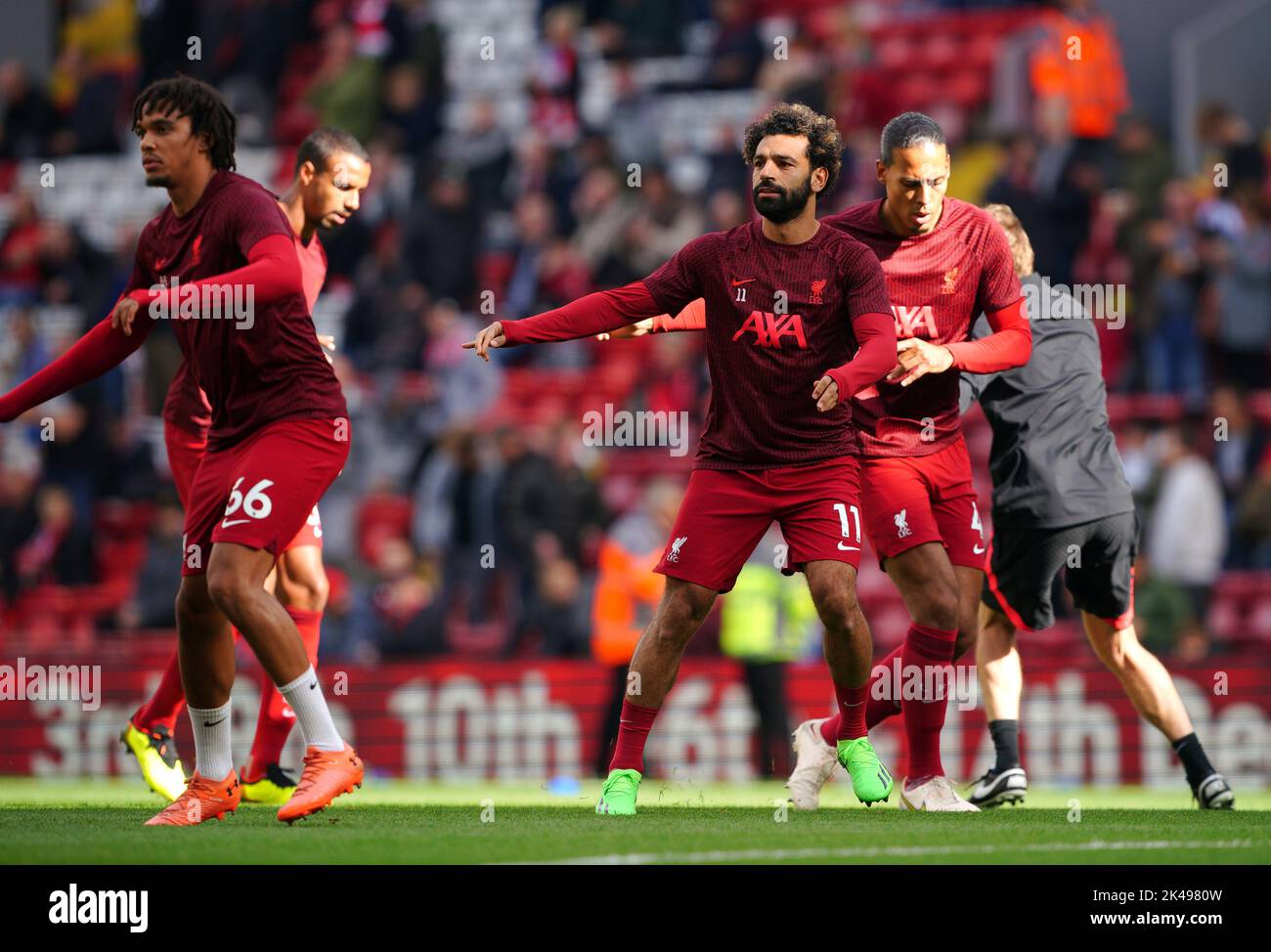 Mohamed Salah de Liverpool s'échauffe avant le match de la Premier League à Anfield, Liverpool. Date de la photo: Samedi 1 octobre 2022. Banque D'Images