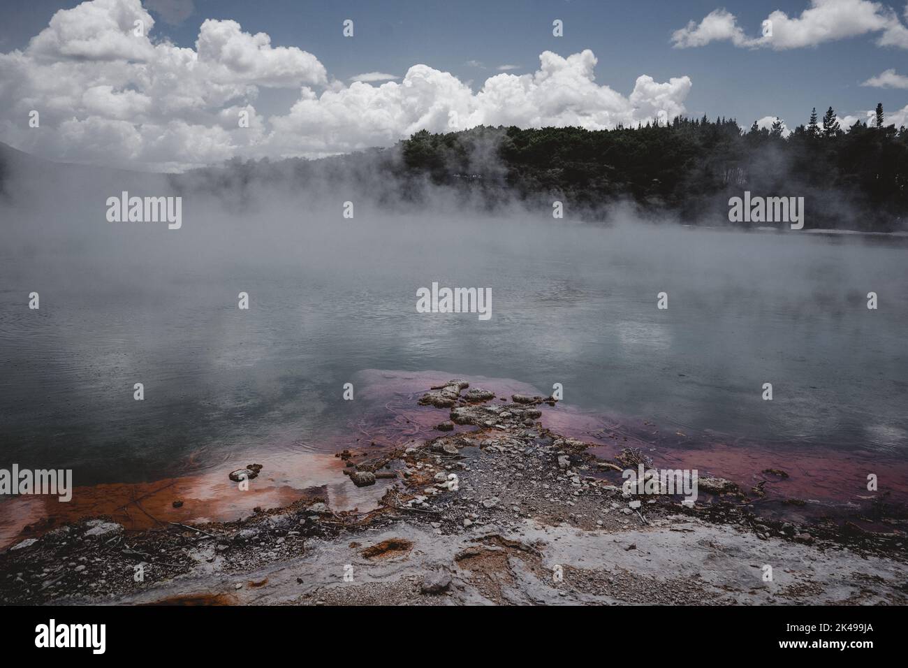 rive du lac chaud de rotorua Banque D'Images