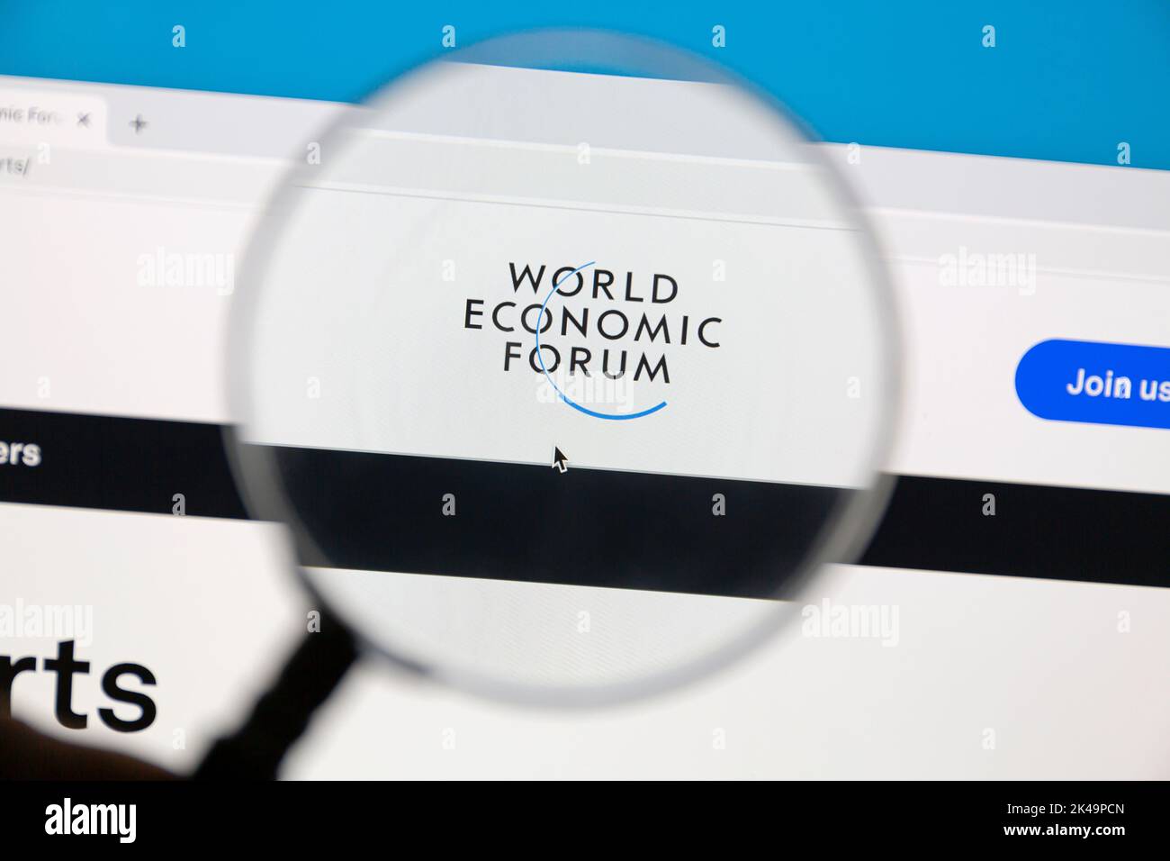 Ostersund, Suède - 27 juillet 2022 : le site du Forum économique mondial sur un écran d'ordinateur. Le Forum économique mondial (WEF) est un non-gouvernement international Banque D'Images