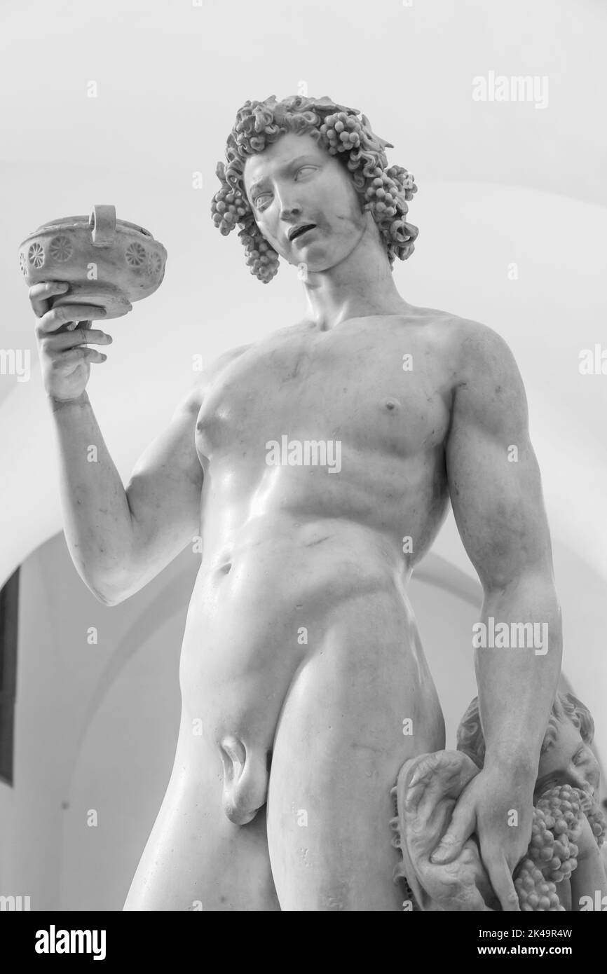 Florence, Italie - Circa juin 2021 : Bacchus de Michel-Ange Buonarroti, 1501.Sculpture ancienne en marbre blanc Banque D'Images