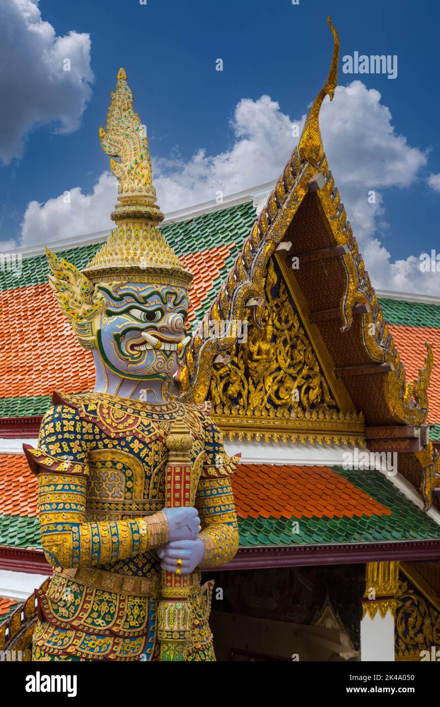 Bangkok, Thaïlande. Tuteur démon (Yaksha) dans le Grand Palais Royal. Banque D'Images