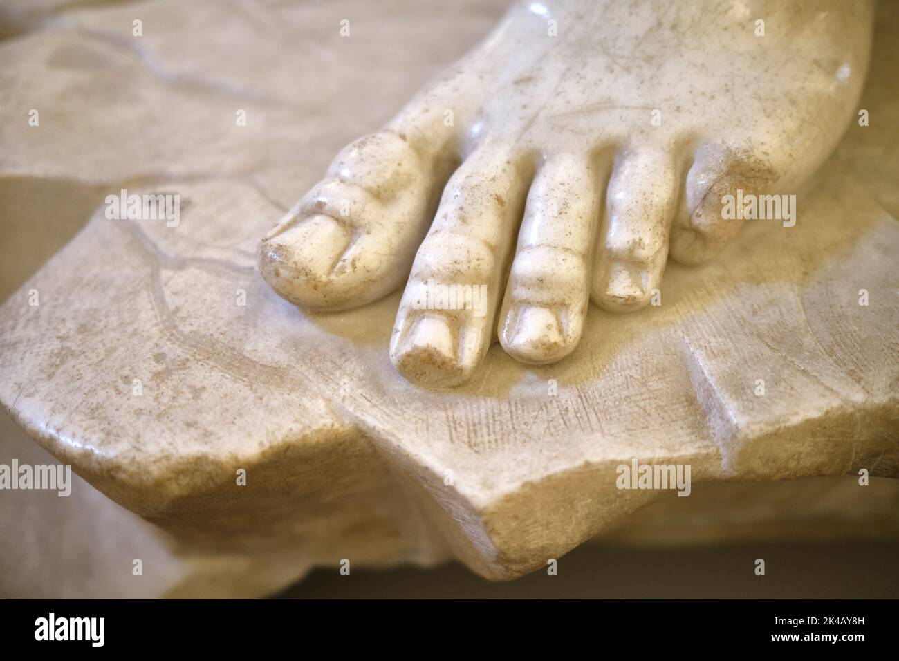 Détail du pied de Bacchus Sculpture de Michel-Ange dans le Musée Bargello Florence Italie Banque D'Images
