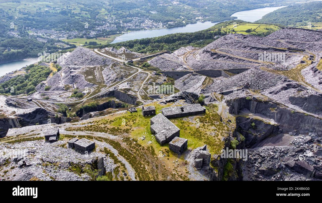 Dinorwic, Royaume-Uni- 12 juillet 2022 : la carrière d'ardoise abandonnée à Dinorwic dans les montagnes du nord du pays de Galles Banque D'Images