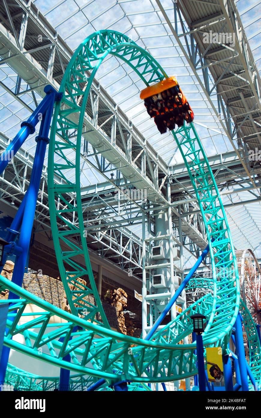 Rollercoaster en boucle à Mall of America, Minnesota Banque D'Images