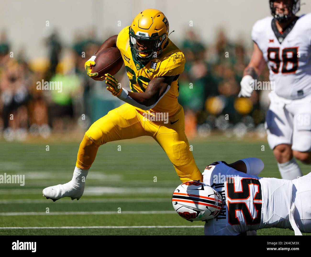 1 octobre 2022: Baylor en arrière Richard Reese (29) porte le ballon lors d'un match de football universitaire NCAA entre Baylor et l'État d'Oklahoma le 1 octobre 2022, à Waco, Texas. L'État d'Oklahoma a gagné 36-25. (Image de crédit : © Scott Coleman/ZUMA Press Wire) Banque D'Images