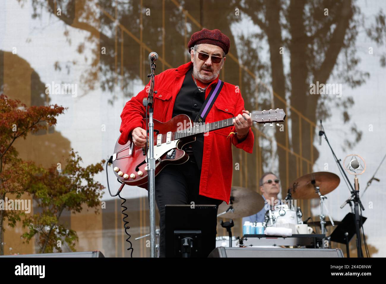 San Francisco, CA, 1st octobre 2022, Elvis Costello, deux fois lauréate du Grammy Award, se produit au Festival à peine strictement Bluegrass de 2022 dans le Golden Gate Park. Crédit : Tim Fleming/Alay Live News Banque D'Images