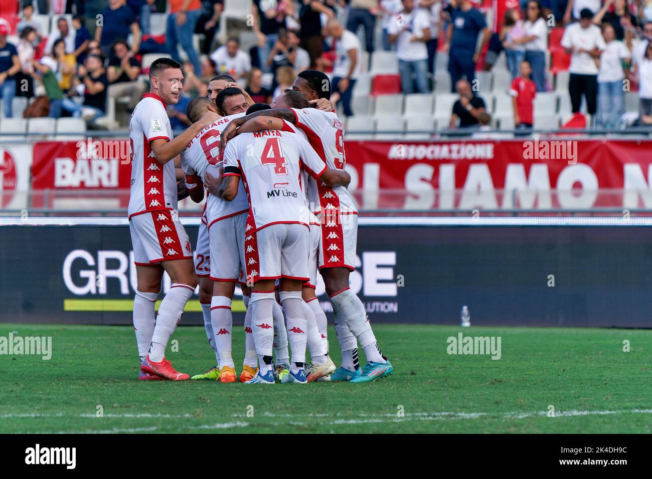 Stade San Nicola, Bari, Italie, 01 octobre 2022, Mirco Antenucci (SSC Bari) célèbre après avoir marquant un but lors de SSC Bari vs Brescia Calcio - IT Banque D'Images