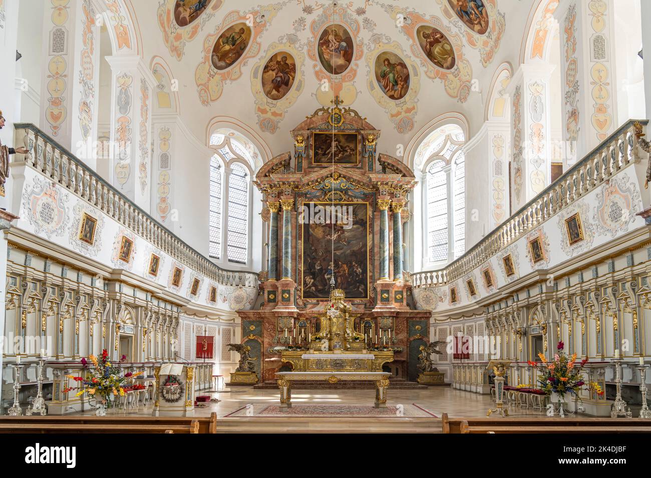 Autel der Basilika Saint-Pierre à Dillingen an der Donau, Bayern, Allemagne | Basilique de STS. Pierre et Paul autel, Dillingen an der Donau, Bavière, Banque D'Images