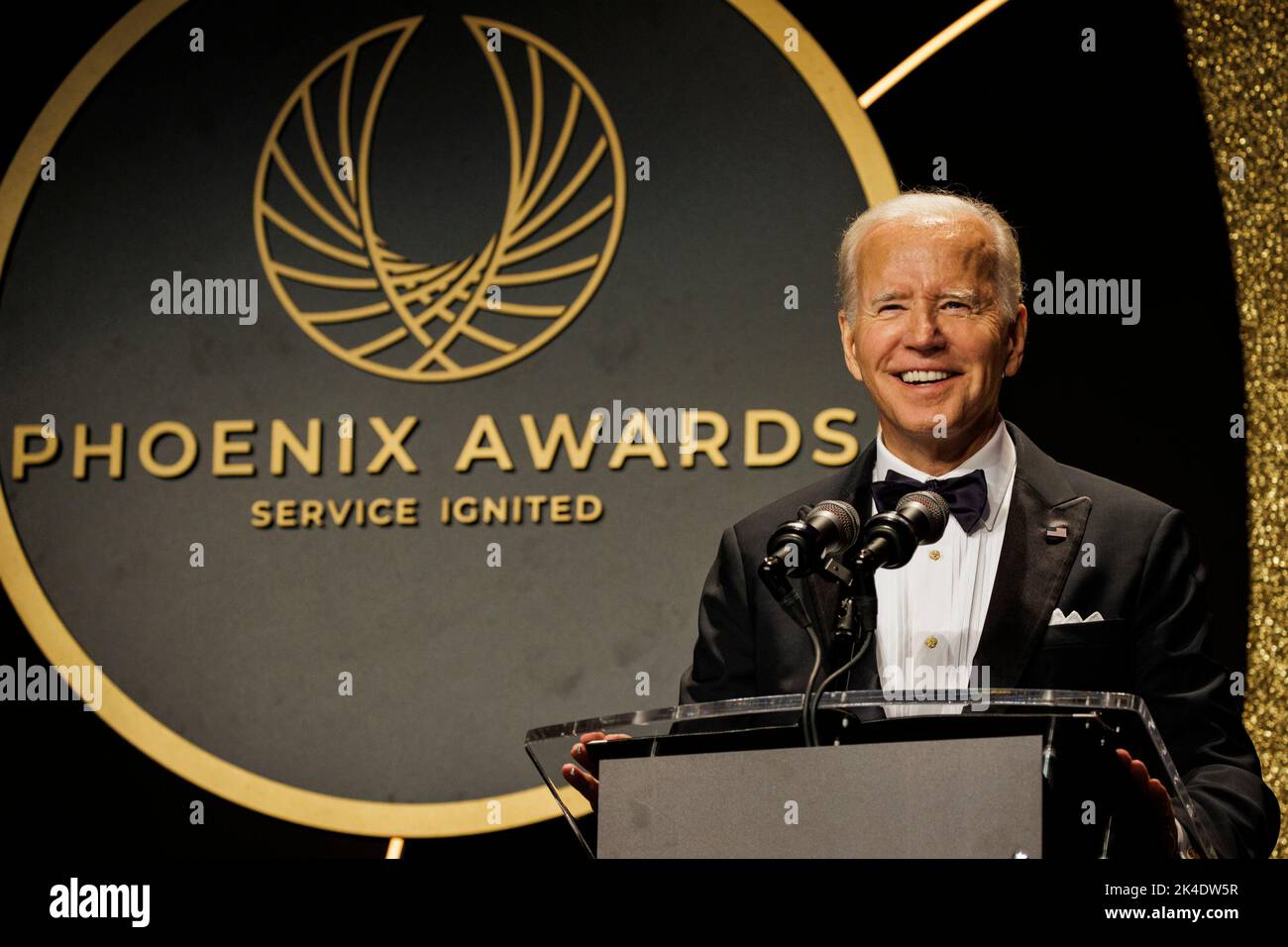 Washington, DC, États-Unis. 1st octobre 2022. Joe Biden, président des États-Unis, prend la parole lors du dîner Phoenix Awards à Washington, DC, États-Unis, samedi, 1 octobre, 2022. Cette semaine, l'administration Biden a été accusée dans un procès par six États républicains d'outrepasser son autorité avec un plan pour pardonner des prêts étudiants fédéraux. Credit: Samuel Corum/Pool via CNP/dpa/Alay Live News Banque D'Images