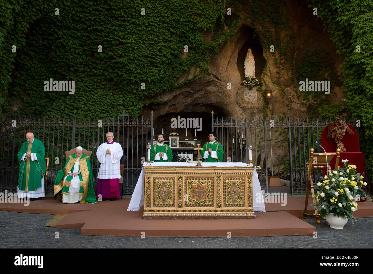 Vatican, Vatican. 01st octobre 2022. Italie, Rome, Vatican, 2022/10/1 .le pape François préside une messe pour le corps de gendarmerie du Vatican, Vatican Photographie par la presse catholique / Mediia du Vatican photos. LIMITÉ À UNE UTILISATION ÉDITORIALE - PAS DE MARKETING - PAS DE CAMPAGNES PUBLICITAIRES. Crédit : Agence photo indépendante/Alamy Live News Banque D'Images