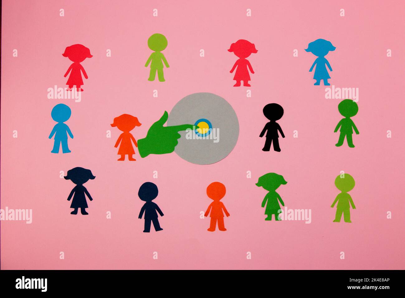 le leader se distingue et montre à son équipe l'objectif qui doit être atteint, le concept d'entreprise créatif Banque D'Images