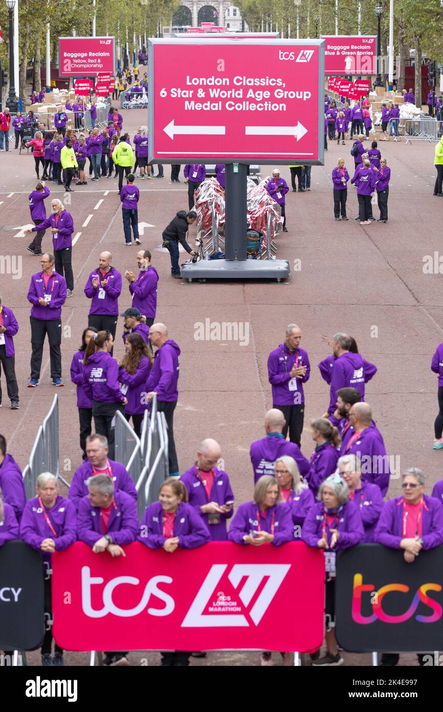 LONDRES, ANGLETERRE - 02 OCTOBRE 2022 : le Marathon de Londres 2022 du TCS au Mall le 2nd octobre 2022 à Londres, Angleterre. Credit: SMP News / Alamy Live News Banque D'Images