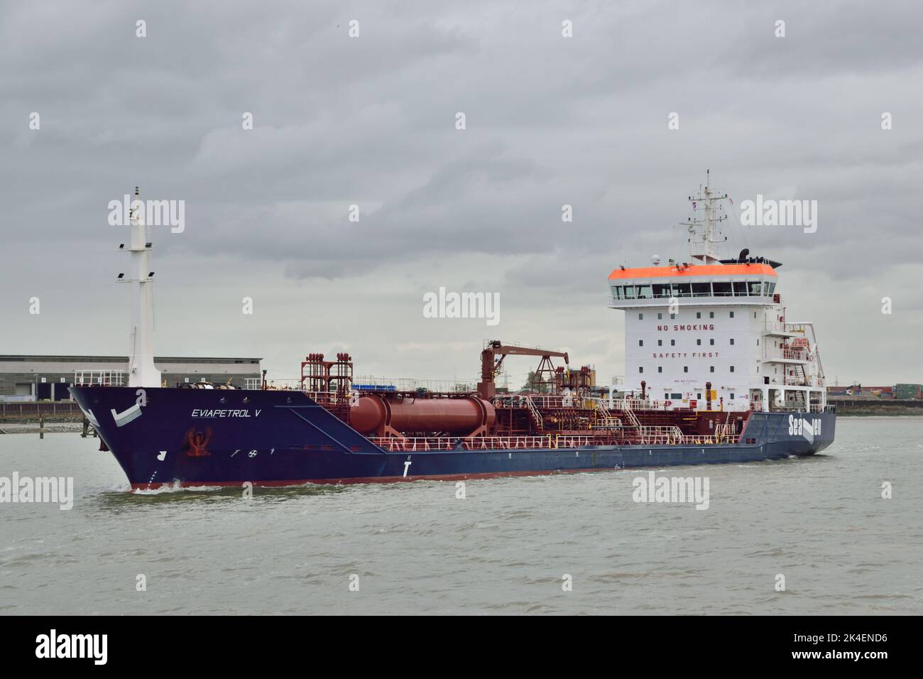 Produits chimiques/huile Tanker EVIAPETROL V en direction de la Tamise sur son chemin vers Dagenham Banque D'Images