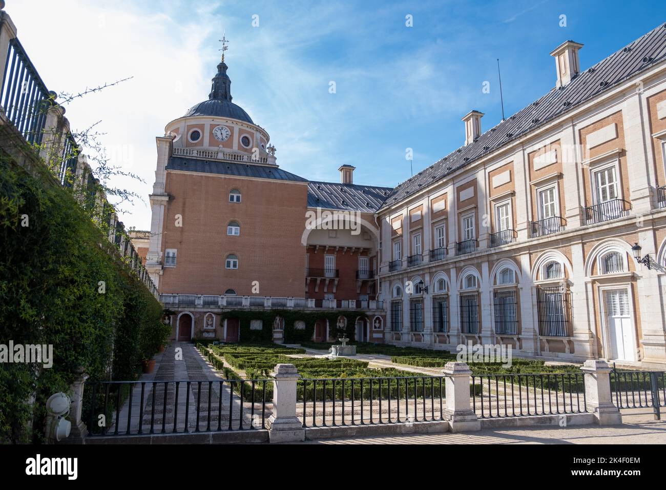 Le Palais Royal d'Aranjuez, une ancienne résidence royale espagnole avec jardin Banque D'Images