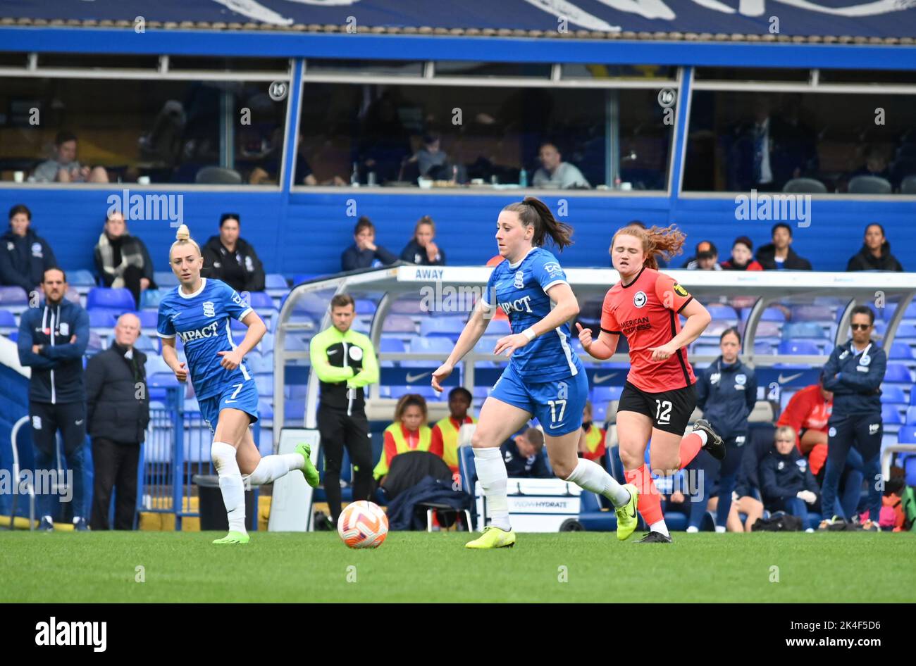 Birmingham, Royaume-Uni. 2nd octobre 2022. Birmingham, Royaume-Uni. 02nd octobre 2022. Birmingham, 2 octobre 2022 Lucy Quinn (Birmingham n° 17 ) sur une attaque lors du match de la coupe Conti des femmes entre Birmingham City vs Brighton (Karl W Newton/SPP) crédit: SPP Sport Press photo. /Alamy Live News Banque D'Images