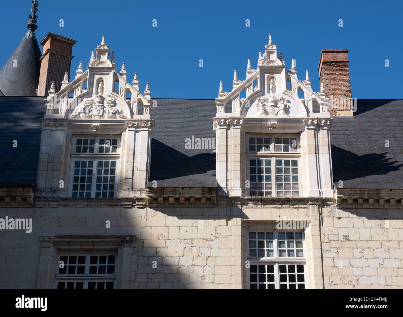 Dortoirs restaurés donnant sur la cour d'honneur depuis le château d'Usse de West Range Banque D'Images