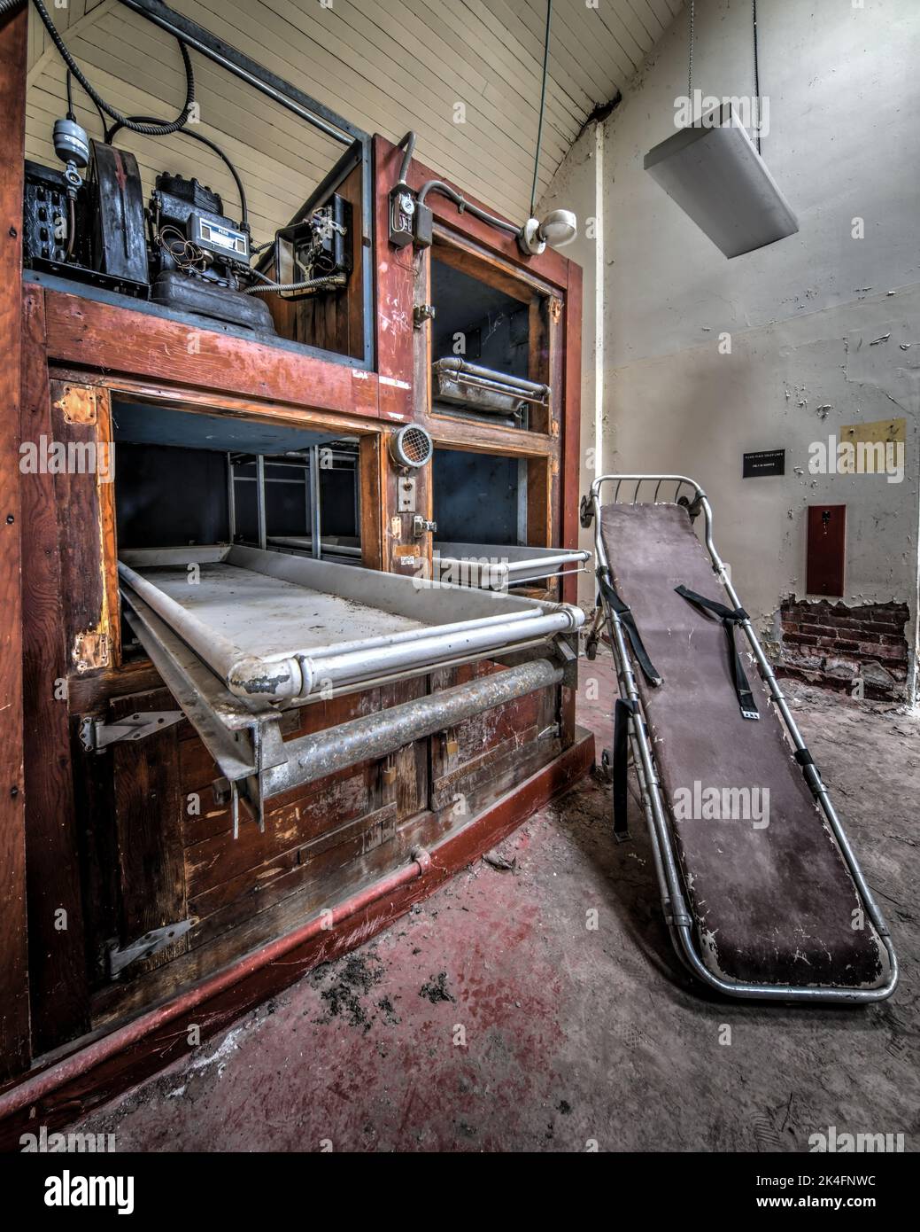 ancienne et brancard d'hôpital abandonnée Photo Stock Alamy