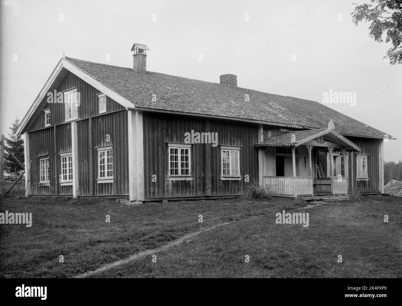 Värmland. Östmark Socken. Röjda, Sikastorp (Sikahå). Rökstuga, Fån Sydvävät. Skall en tid Varit Länsmansgård. Ägaren Matias Kramer (omkr. 50 år) Talar Finska obehindrat. Pays nordiques Banque D'Images