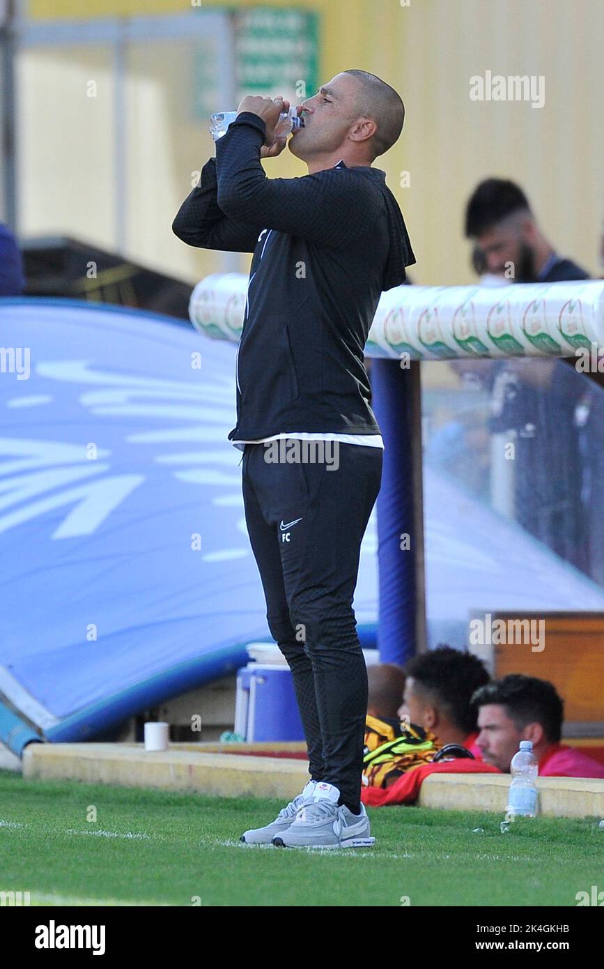 Naples, Italie. 02nd octobre 2022. Fabio Cannavaro entraîneur de Benevento, pendant le match de la ligue italienne SerieB entre Benevento contre Ascoli résultat final, Benevento 1, Ascoli 1, joué au stade Ciro Vigorito. Naples, Italie, 02 octobre 2022. (Photo par Vincenzo Izzo/Sipa USA) crédit: SIPA USA/Alay Live News Banque D'Images