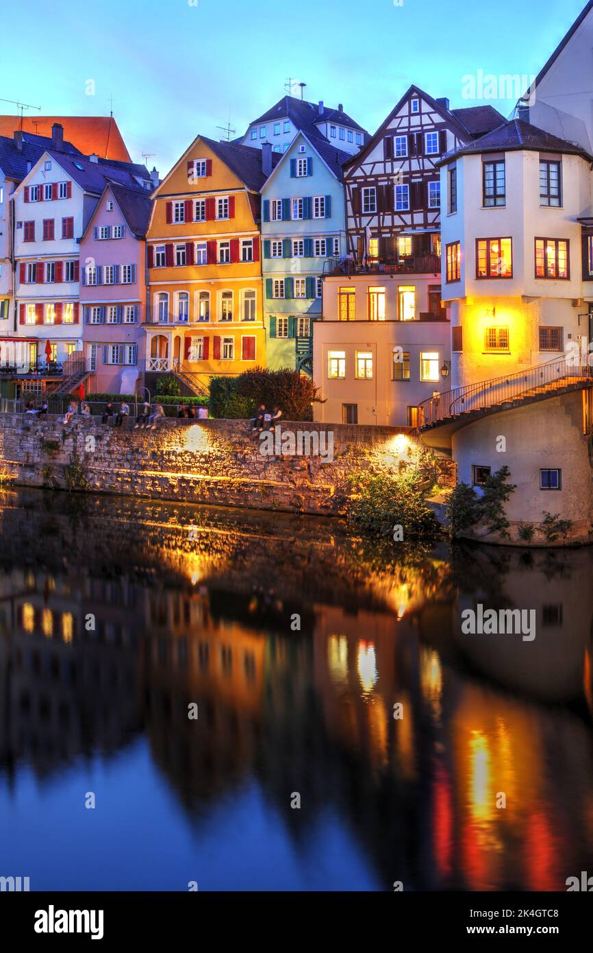 Belles maisons à Tübingen, le long de la rivière Neckar, dans le Bade-Wèrttemberg, en Allemagne Banque D'Images