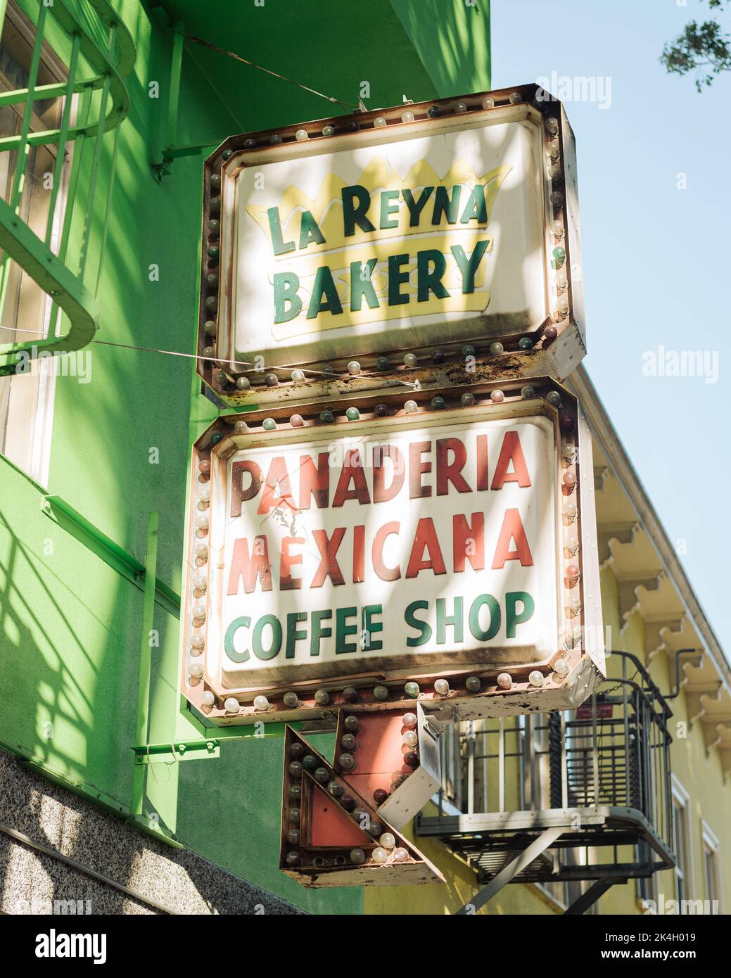 La Reyna Bakery & Coffee Shop affiche vintage, à Mission, San Francisco, Californie Banque D'Images