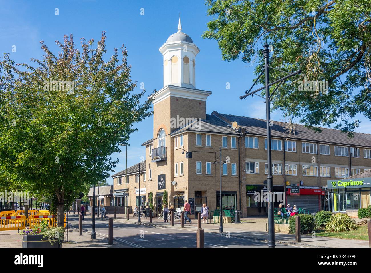 The Tower Center, Alvescot Road, Carterton, Oxfordshire, Angleterre, Royaume-Uni Banque D'Images