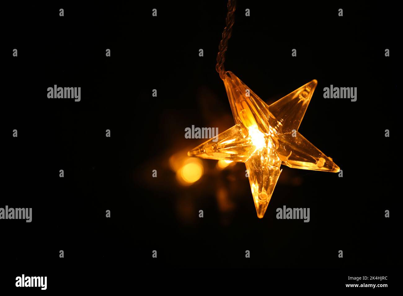 Guirlande De Noël étoile Star Tree Topper - 8,5 Pouces - 4 Couleurs Assorties - Neuf Emballé - Darice