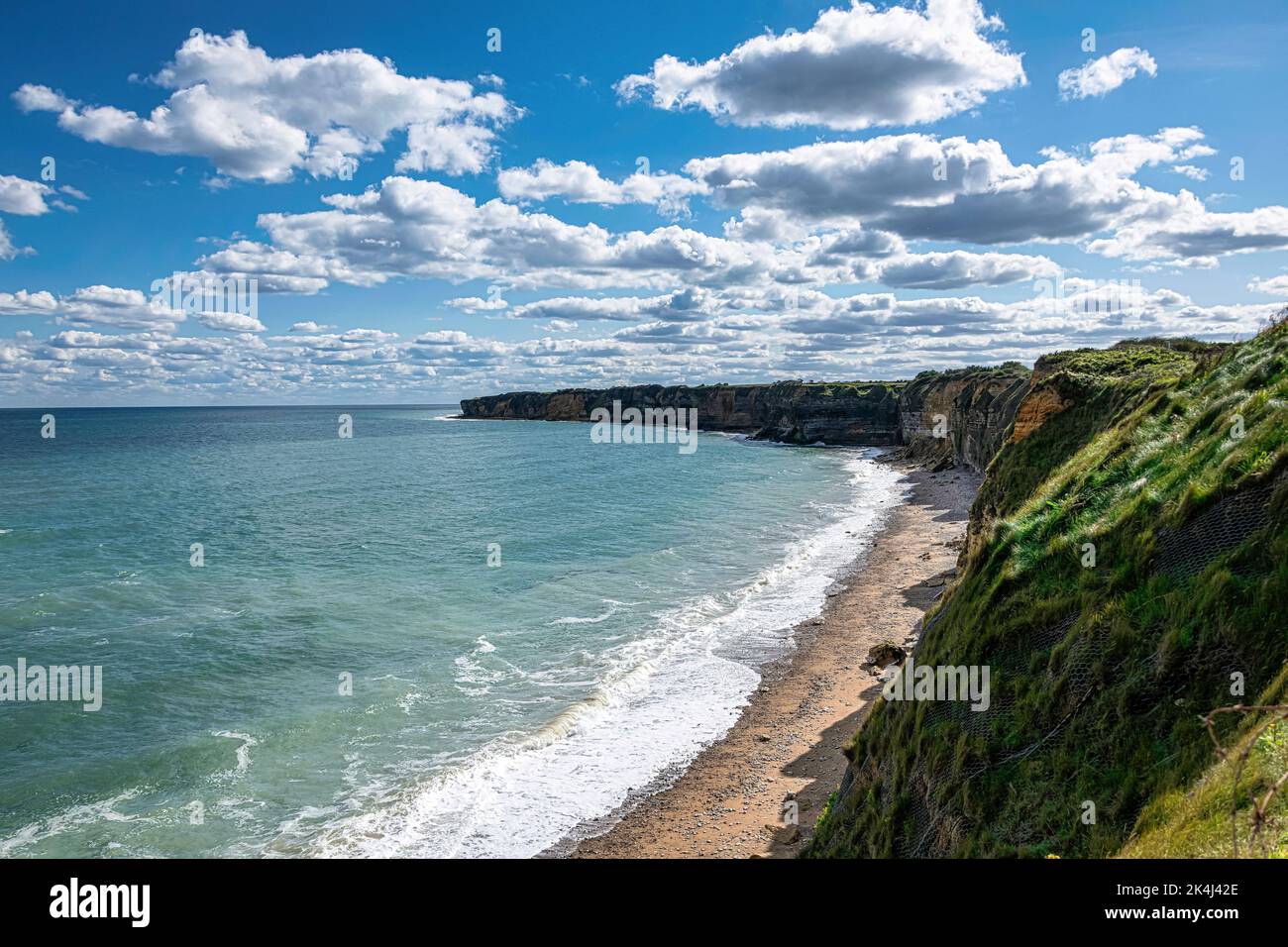 Le mur de l'Atlantique avec abri anti-bombe sur le site de débarquement du 6 juin 1944 à la pointe du hoc en Normandie, France Banque D'Images