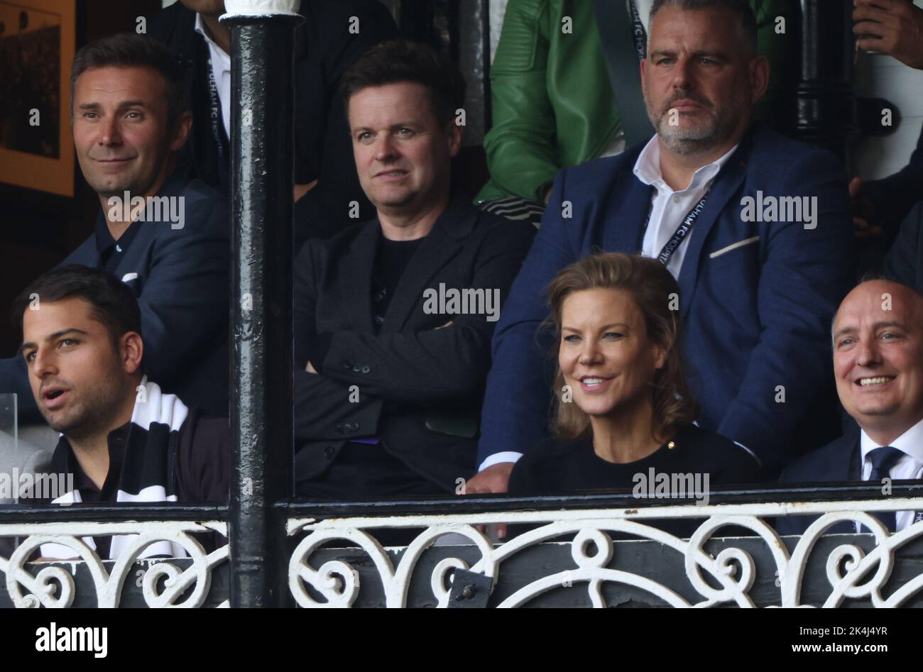 Londres, Royaume-Uni. 01st octobre 2022. Declan Donnelly et Amanda Staveley (directrice du club de Newcastle), au match de Fulham contre Newcastle United EPL, à Craven Cottage, Londres, Royaume-Uni sur 1 octobre 2022 Credit: Paul Marriott/Alay Live News Banque D'Images