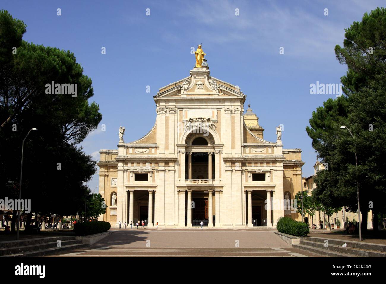 Façade de la basilique Santa Maria degli angeli datant du 16th siècle, église Sainte Marie des Anges, Assise, Ombrie, Italie Banque D'Images