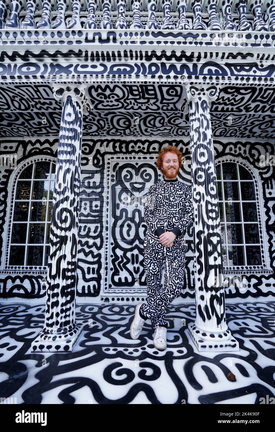 L artiste britannique sam cox alias m doodle r v le la maison doodle