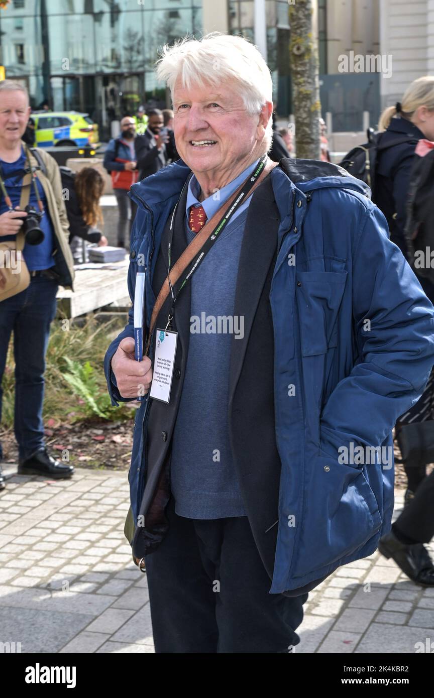 Place du centenaire, Birmingham - 3 octobre 2022 - Stanley Johnson, père de Boris Johnson, arrive à la Conférence du Parti conservateur à Birmingham au Centre international des congrès et à la place du centenaire. Crédit photo : Scott cm/Alay Live News Banque D'Images