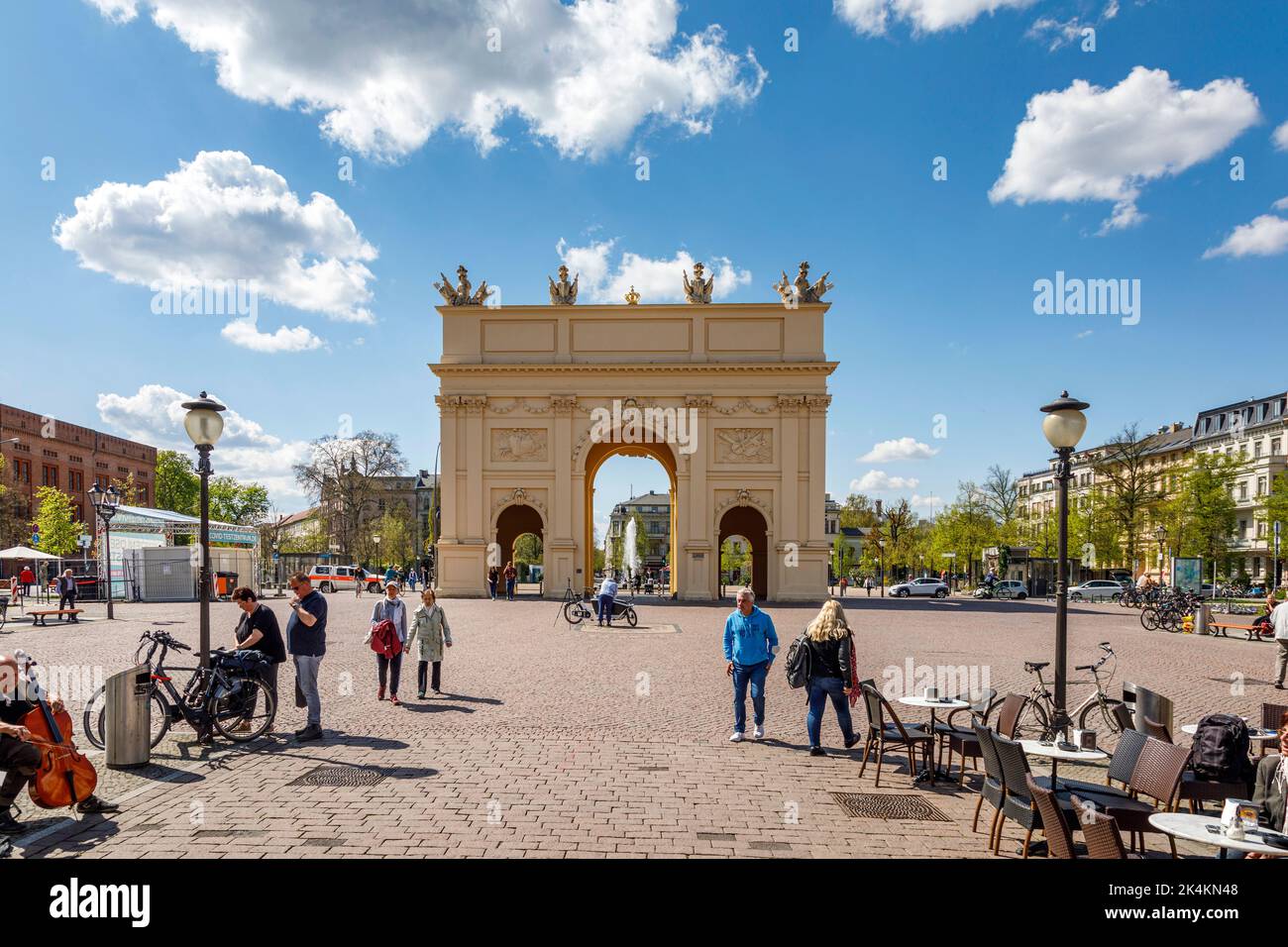 Porte de Brandebourg Potsdam, côté ville Banque D'Images