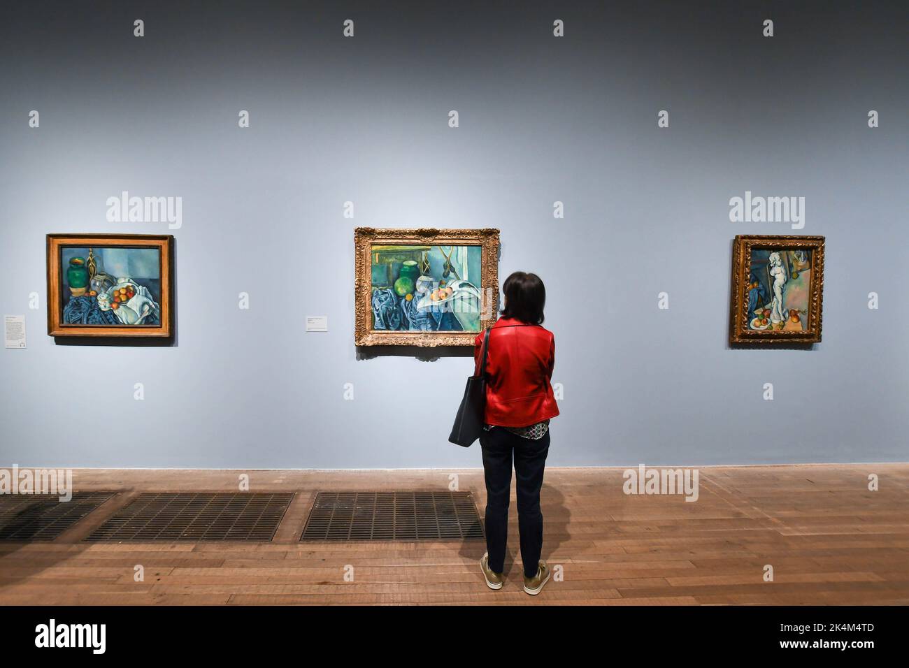 Londres, Royaume-Uni, 3rd octobre 2022, l'exposition Cézanne au Tate Modern ouvre ses portes du 5th octobre au 12 mars 2023. Une exposition unique de peintures, aquarelles et dessins de Paul Cézanne (1839 - 1906). Plus de 80 œuvres d'art de Cézanne, y compris ses matériaux de peinture en exposition pour la première fois. Cette exposition met en lumière son processus créatif de l'un des peintres modernes les plus célèbres. Andrew Lalchan Photography/Alamy Live News Banque D'Images