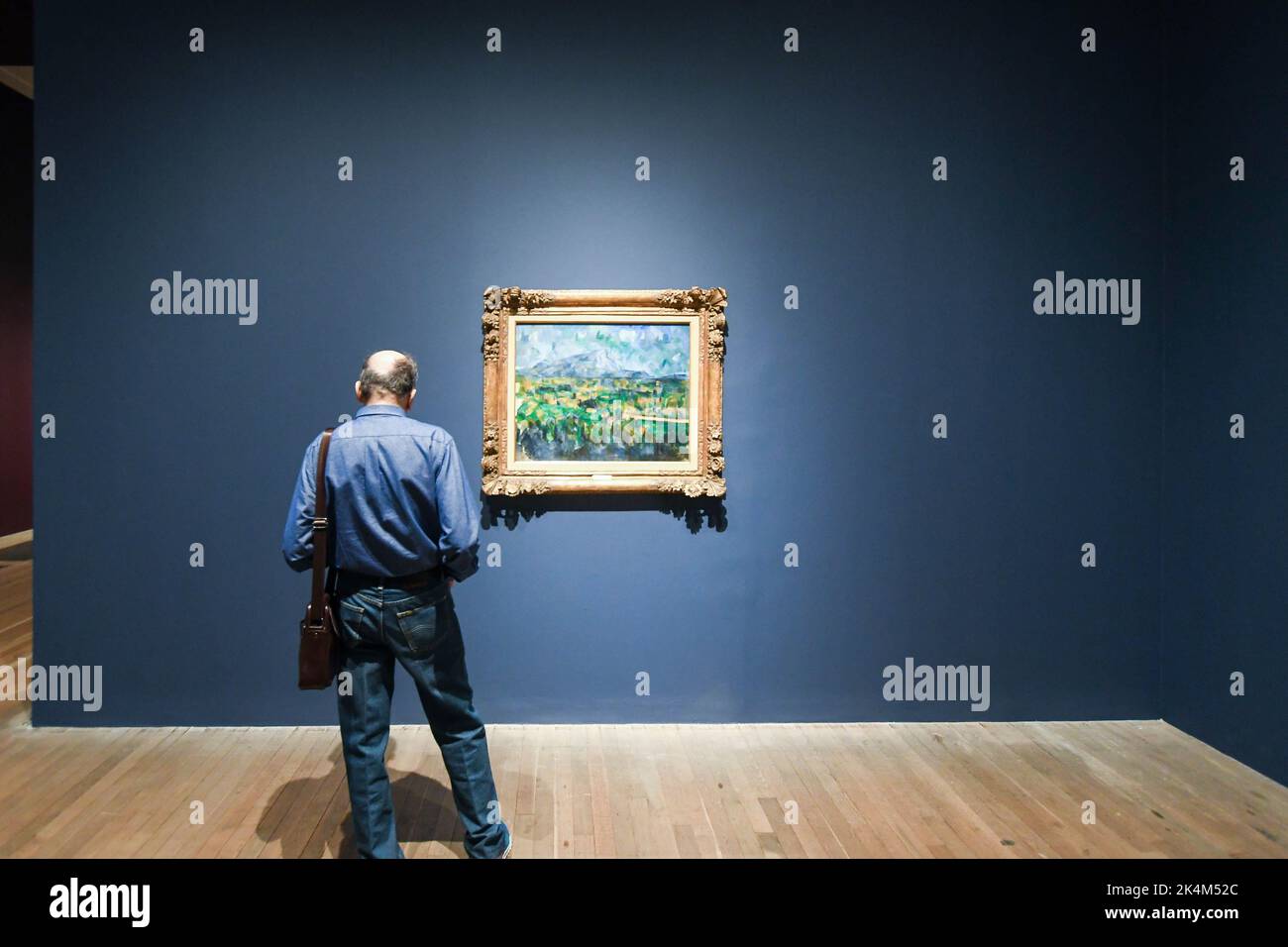Londres, Royaume-Uni, 3rd octobre 2022, l'exposition Cézanne au Tate Modern ouvre ses portes du 5th octobre au 12 mars 2023. Une exposition unique de peintures, aquarelles et dessins de Paul Cézanne (1839 - 1906). Plus de 80 œuvres d'art de Cézanne, y compris ses matériaux de peinture en exposition pour la première fois. Cette exposition met en lumière son processus créatif de l'un des peintres modernes les plus célèbres. Andrew Lalchan Photography/Alamy Live News Banque D'Images