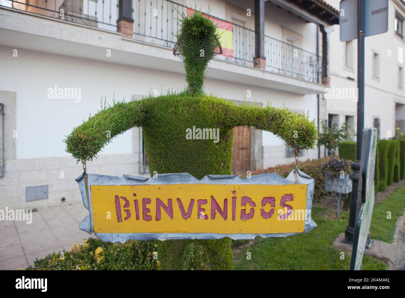 Sculpture verte accueillante à Losar de la Vera, Caceres, Estrémadure, Espagne. Banque D'Images