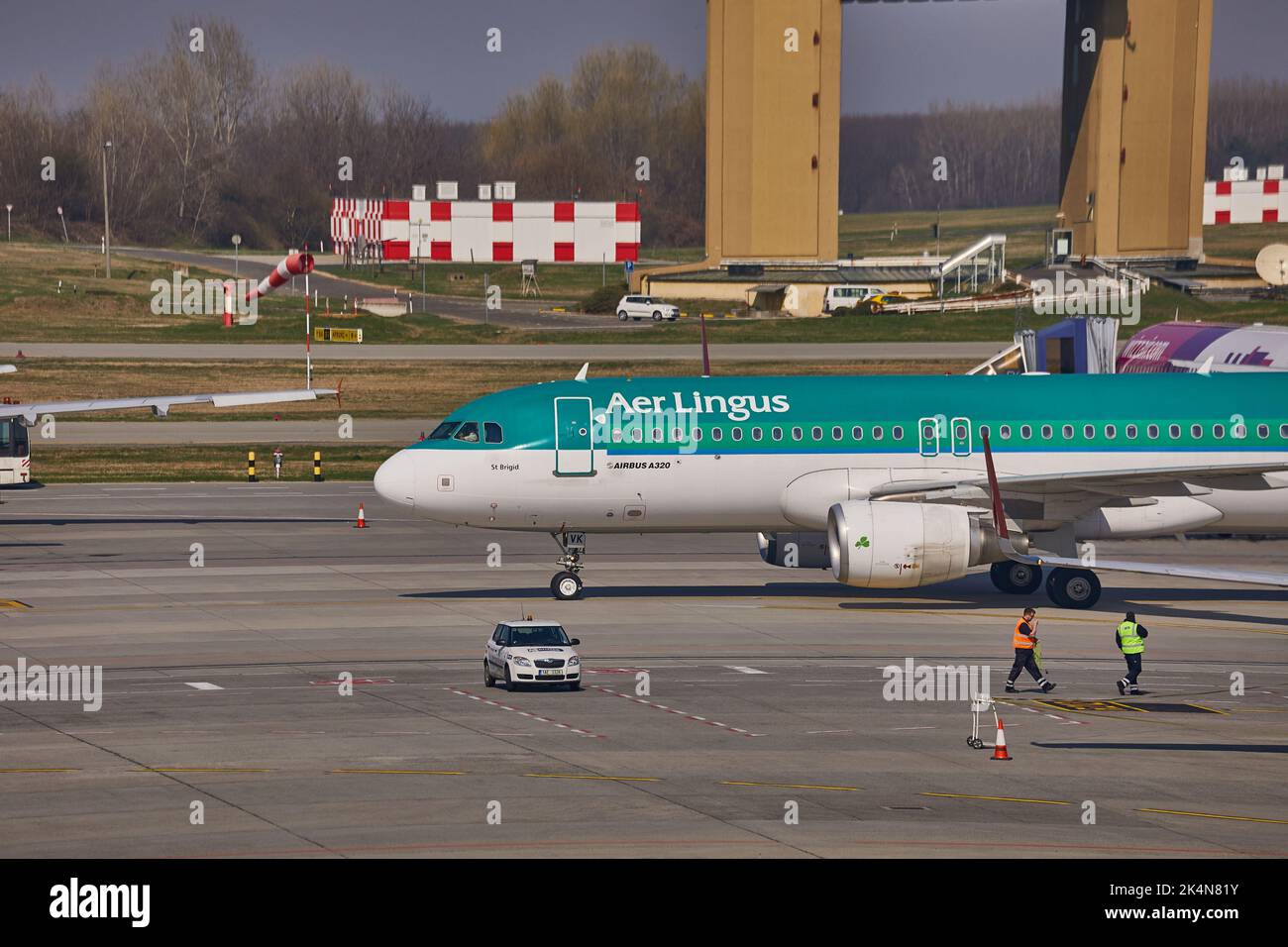 Avion à l'aéroport Banque D'Images
